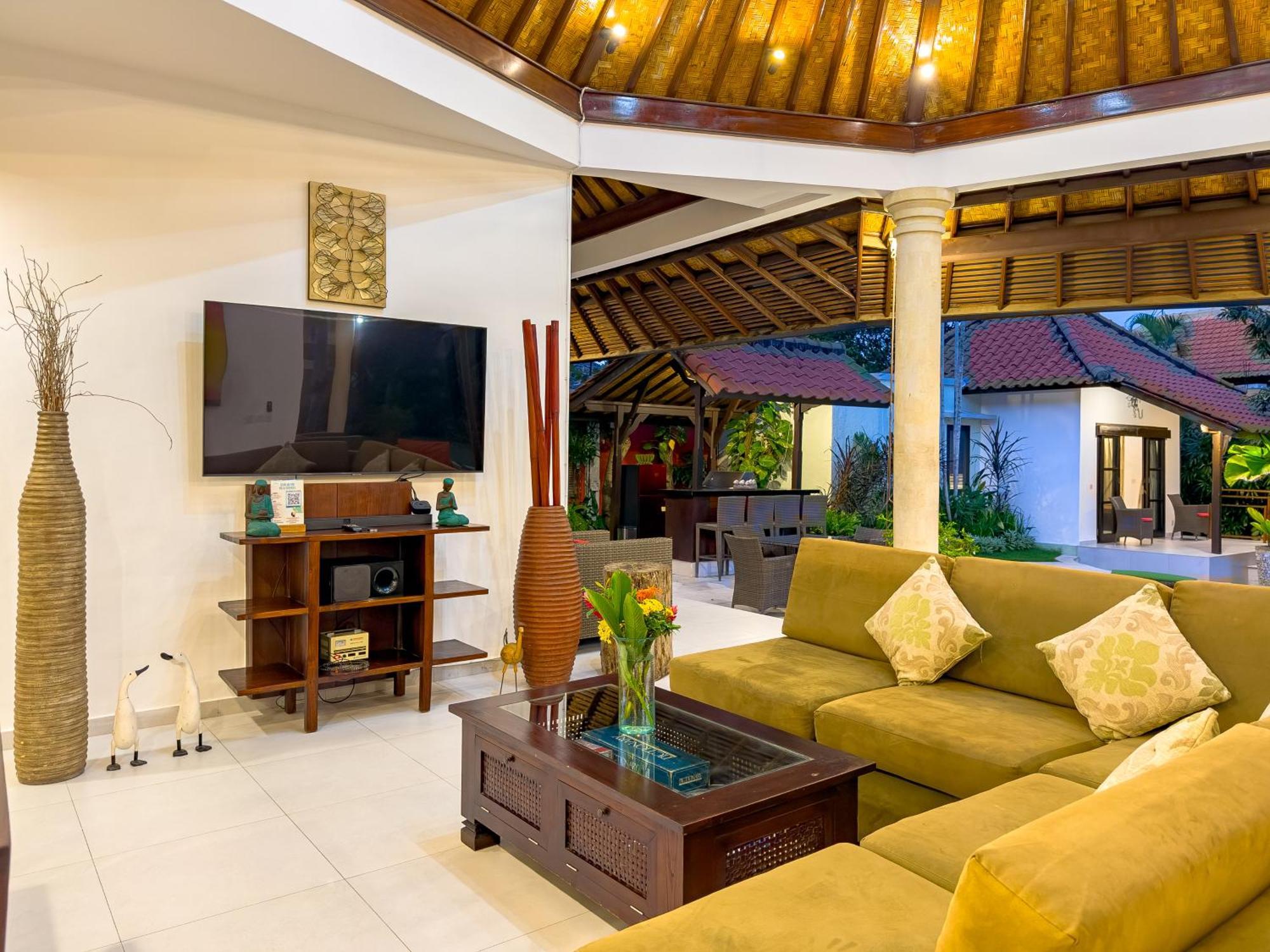 Villa Bugis Abimanyu Seminyak Phòng bức ảnh