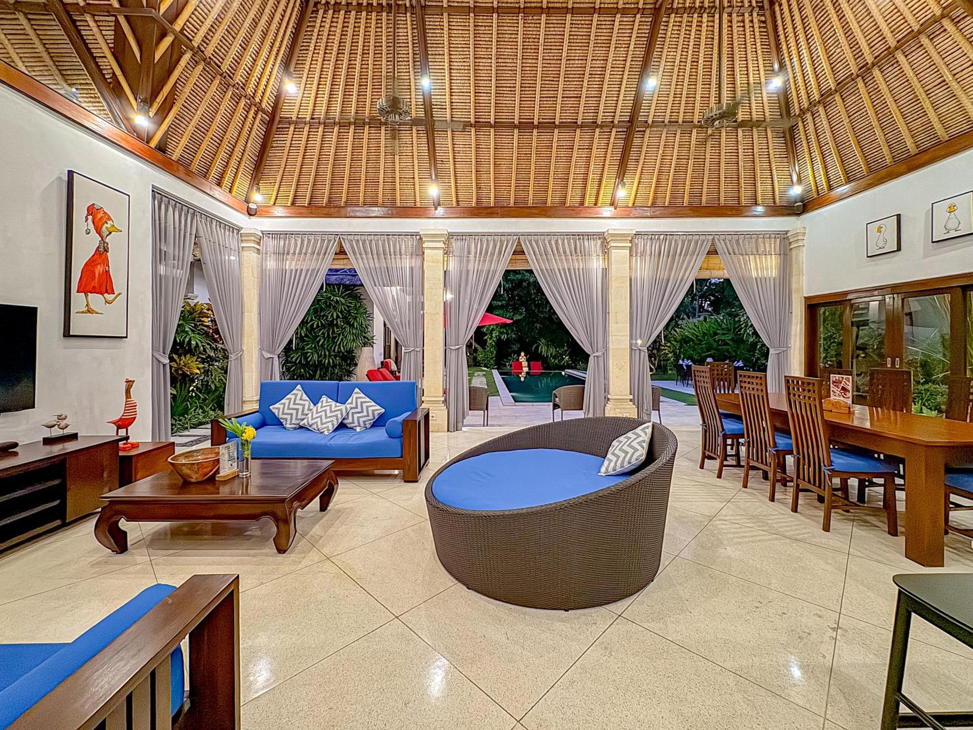 Villa Bugis Abimanyu Seminyak Phòng bức ảnh