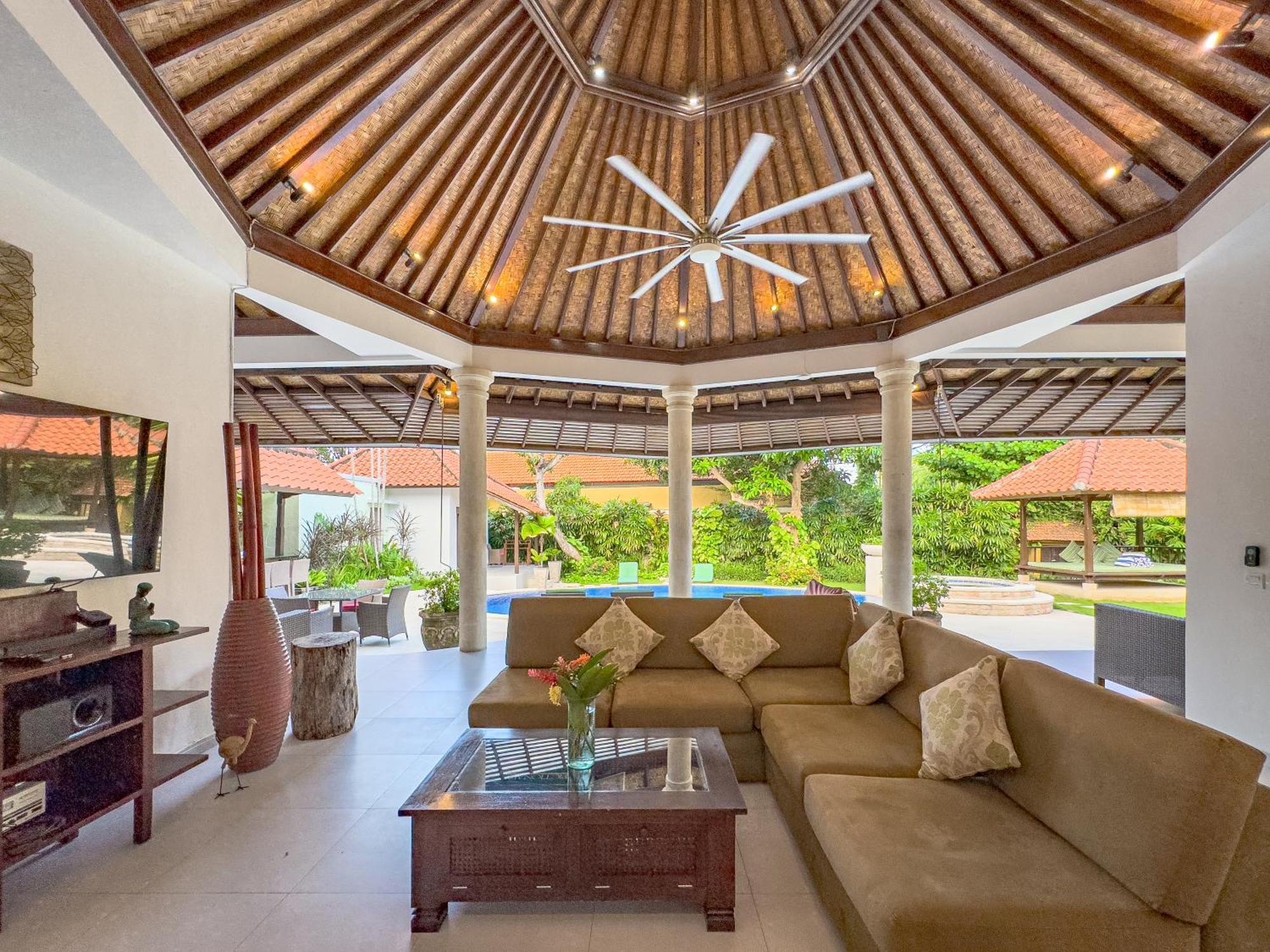 Villa Bugis Abimanyu Seminyak Phòng bức ảnh