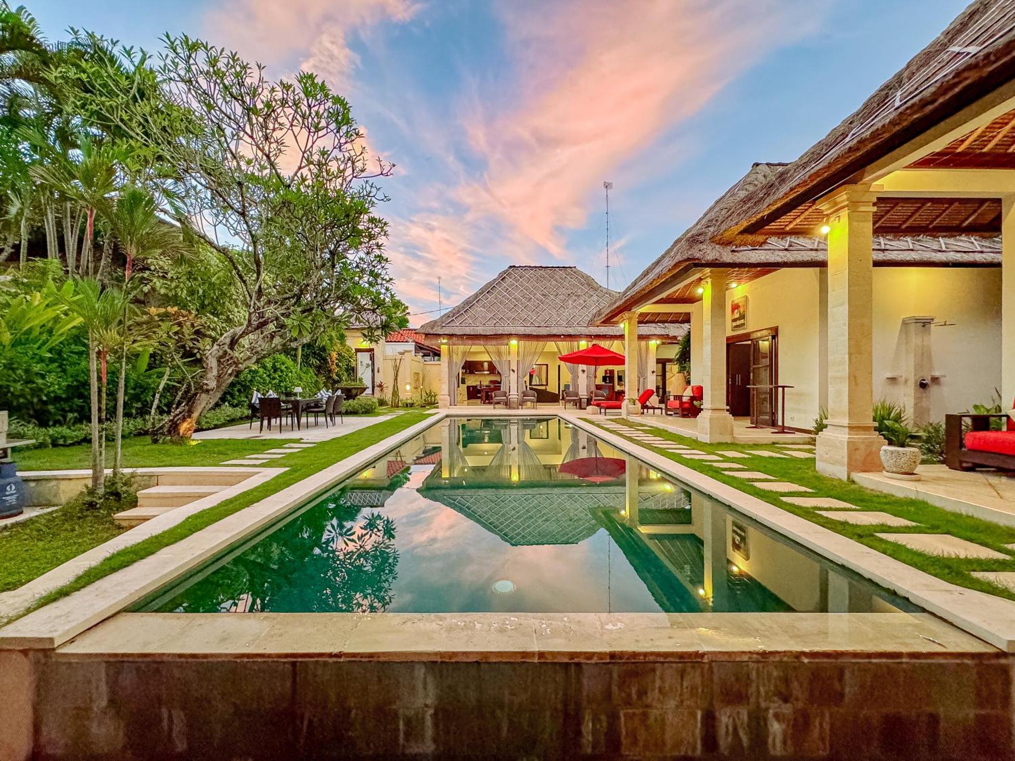 Villa Bugis Abimanyu Seminyak Phòng bức ảnh