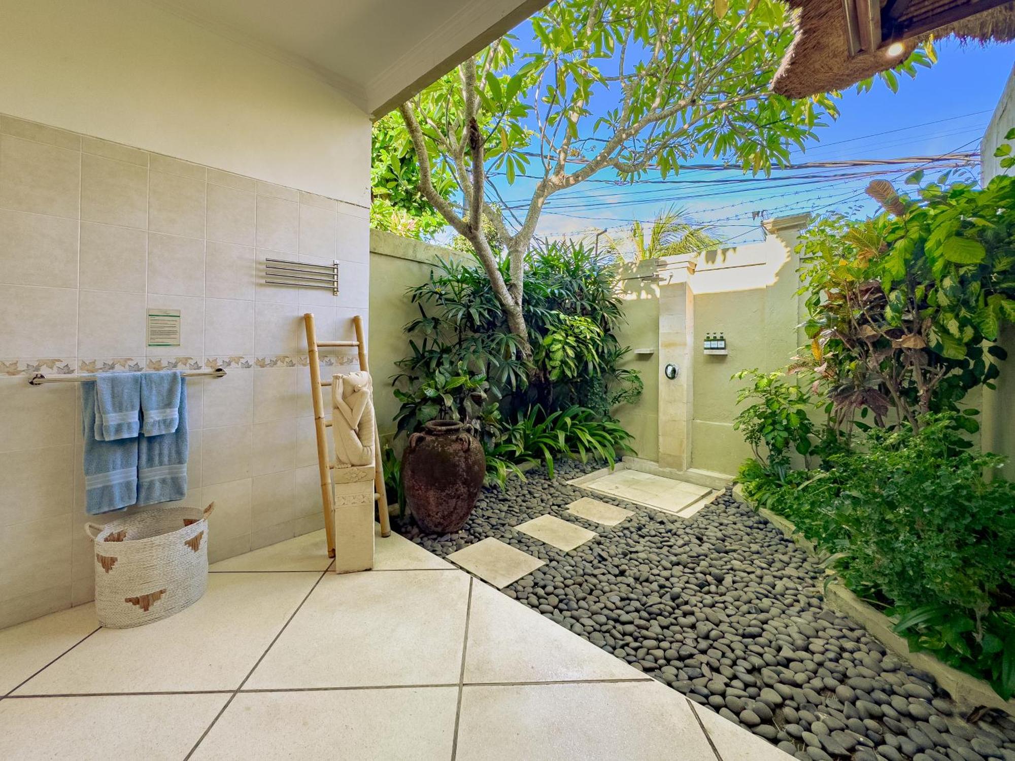 Villa Bugis Abimanyu Seminyak Phòng bức ảnh
