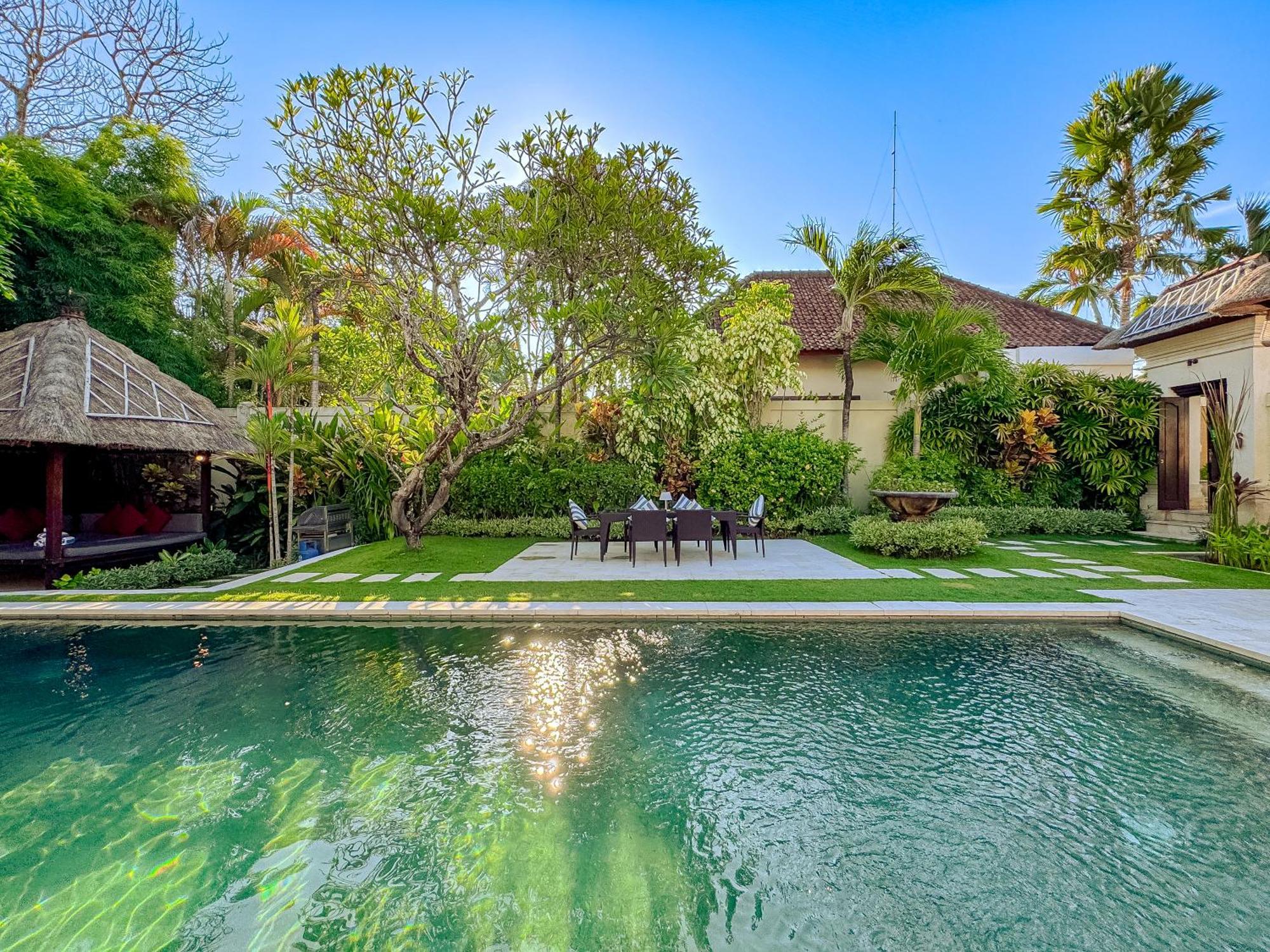 Villa Bugis Abimanyu Seminyak Phòng bức ảnh